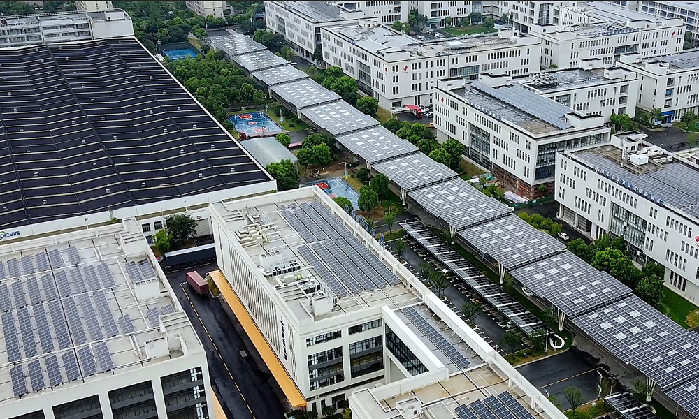 DC bus microgrid system 